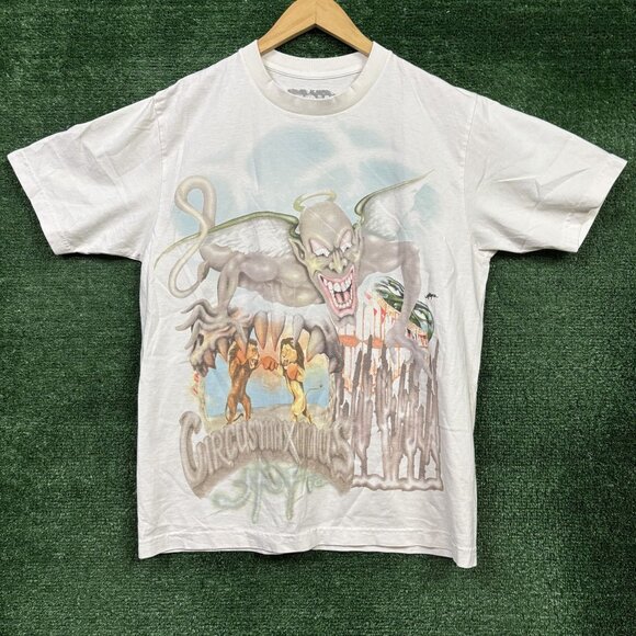 Travis Scott Live On Tour Utopia Hip-Hop T-Shirt Size Medium - Picture 1 of 4